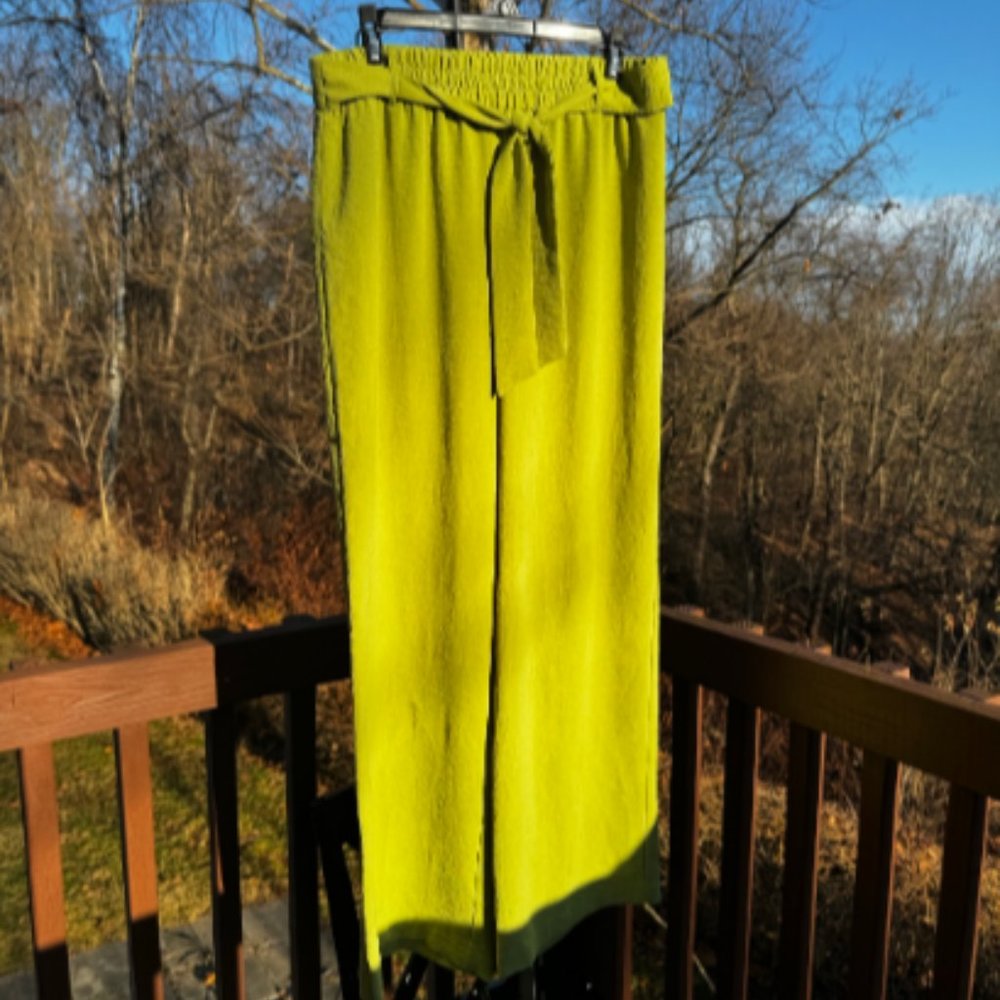 NYCC size L green trousers with tie detail on waist